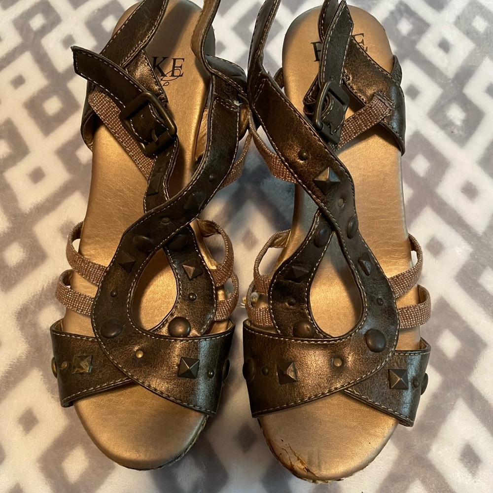 1006 Buckle size 10 bronze metallic wedges. Super cute and so comfy.